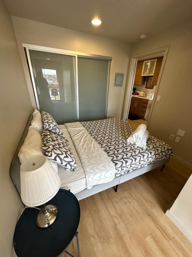 Cozy At Santa Monica Apartment